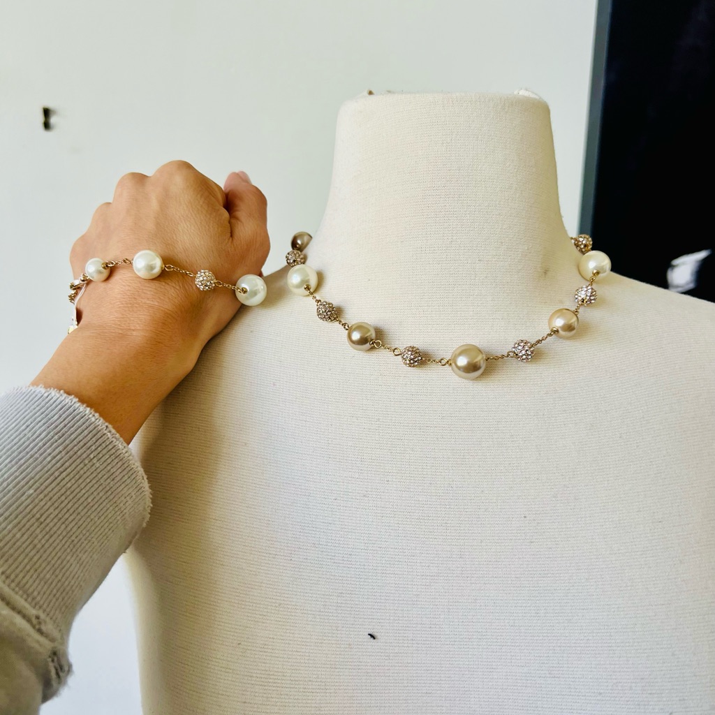 Nwt Verona Pearl And Rhinestone Gold Necklace And Matching Bracelet 20$